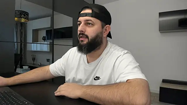 Snapshot of DravenPeak chatting on 10/07/25, 01:45 DravenPeak online show from 10/07/25, 01:45