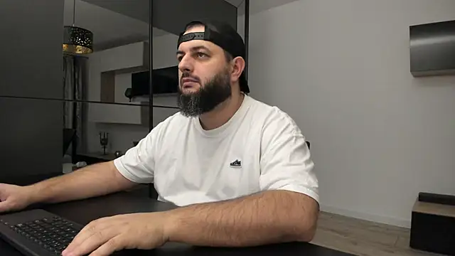 Snapshot of DravenPeak chatting on 11/09/25, 01:53 DravenPeak online show from 11/09/25, 01:53