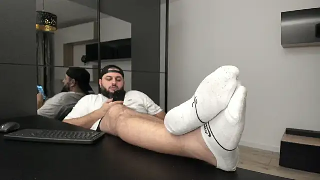 Snapshot of DravenPeak chatting on 11/10/25, 11:21 DravenPeak online show from 11/10/25, 11:21