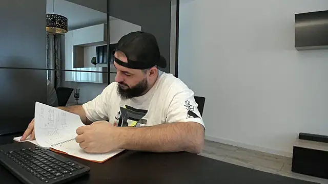 Snapshot of DravenPeak chatting on 11/26/25, 10:48 DravenPeak online show from 11/26/25, 10:48