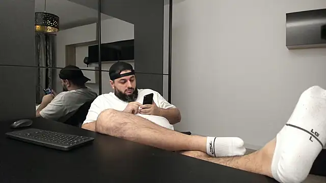 Snapshot of DravenPeak chatting on 11/11/25, 07:30 DravenPeak online show from 11/11/25, 07:30