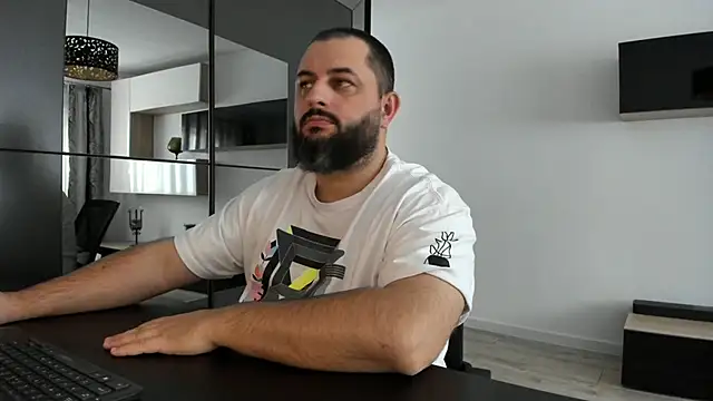 Snapshot of DravenPeak chatting on 10/01/25, 01:04 DravenPeak online show from 10/01/25, 01:04