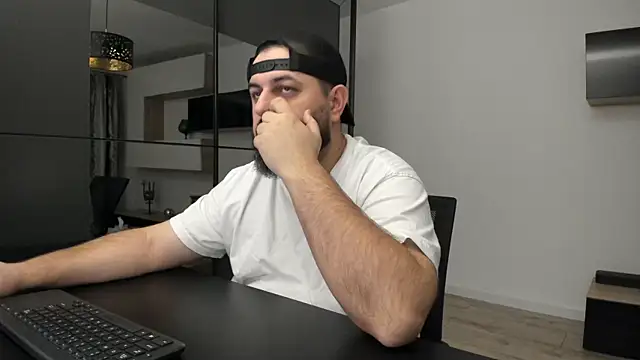 Snapshot of DravenPeak chatting on 10/31/25, 03:25 DravenPeak online show from 10/31/25, 03:25