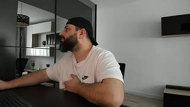 Snapshot of DravenPeak chatting on 10/09/25, 11:44 DravenPeak online show from 10/09/25, 11:44