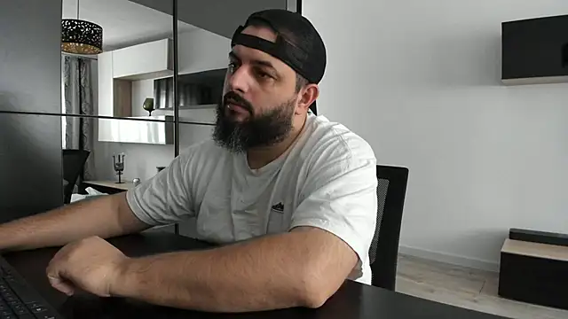 Snapshot of DravenPeak chatting on 10/11/25, 10:16 DravenPeak online show from 10/11/25, 10:16