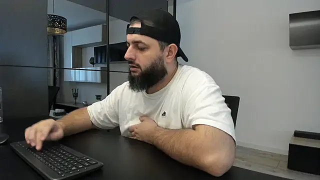 Snapshot of DravenPeak chatting on 11/10/25, 11:15 DravenPeak online show from 11/10/25, 11:15