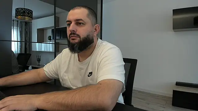 Snapshot of DravenPeak chatting on 10/23/25, 12:59 DravenPeak online show from 10/23/25, 12:59