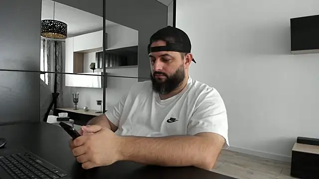 Snapshot of DravenPeak chatting on 10/05/25, 11:12 DravenPeak online show from 10/05/25, 11:12