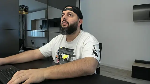 Snapshot of DravenPeak chatting on 12/01/25, 10:16 DravenPeak online show from 12/01/25, 10:16