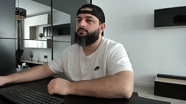 Snapshot of DravenPeak chatting on 12/16/25, 12:53 DravenPeak online show from 12/16/25, 12:53