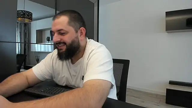 Snapshot of DravenPeak chatting on 10/04/25, 12:17 DravenPeak online show from 10/04/25, 12:17