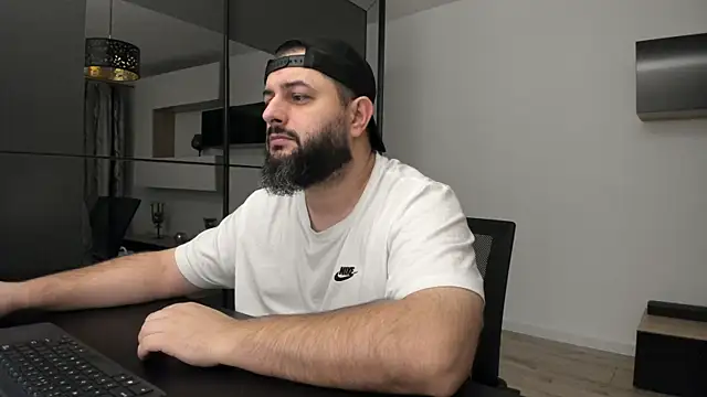 Snapshot of DravenPeak chatting on 11/05/25, 04:15 DravenPeak online show from 11/05/25, 04:15