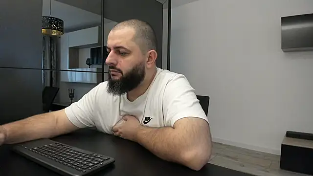 Snapshot of DravenPeak chatting on 11/18/25, 11:02 DravenPeak online show from 11/18/25, 11:02