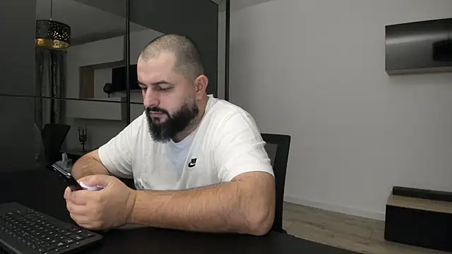 Snapshot of DravenPeak chatting on 10/20/25, 08:42 DravenPeak online show from 10/20/25, 08:42