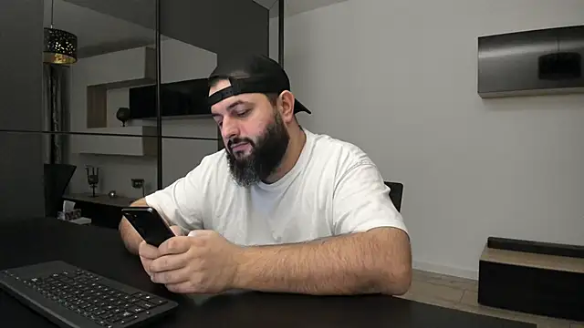 Snapshot of DravenPeak chatting on 12/14/25, 04:23 DravenPeak online show from 12/14/25, 04:23