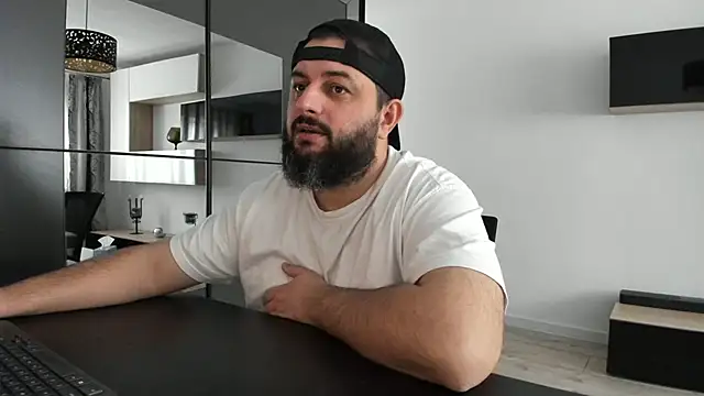 Snapshot of DravenPeak chatting on 10/15/25, 10:56 DravenPeak online show from 10/15/25, 10:56