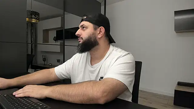 Snapshot of DravenPeak chatting on 11/16/25, 10:13 DravenPeak online show from 11/16/25, 10:13