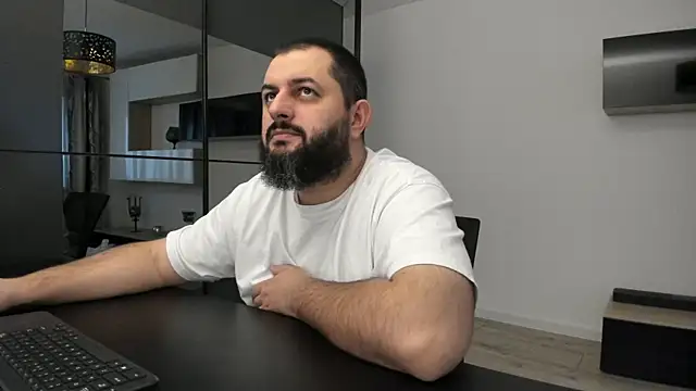 Snapshot of DravenPeak chatting on 10/14/25, 01:45 DravenPeak online show from 10/14/25, 01:45