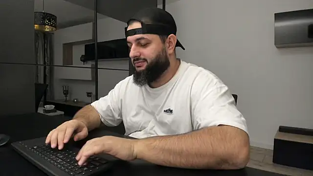 Snapshot of DravenPeak chatting on 11/12/25, 03:16 DravenPeak online show from 11/12/25, 03:16