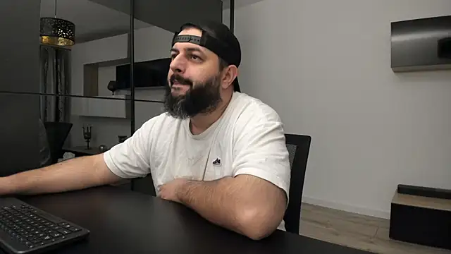 Snapshot of DravenPeak chatting on 10/12/25, 03:24 DravenPeak online show from 10/12/25, 03:24