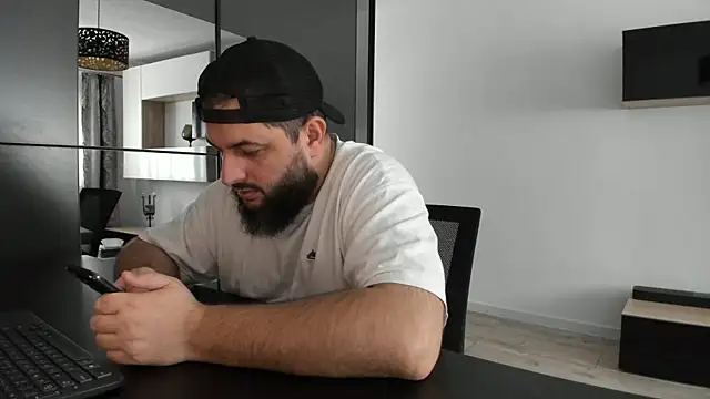 Snapshot of DravenPeak chatting on 11/13/25, 12:31 DravenPeak online show from 11/13/25, 12:31