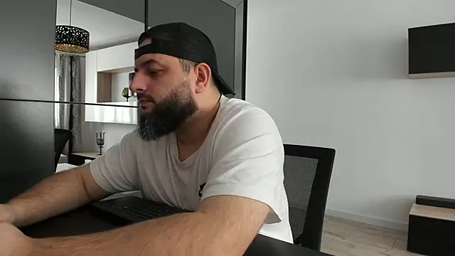 Snapshot of DravenPeak chatting on 11/06/25, 10:52 DravenPeak online show from 11/06/25, 10:52