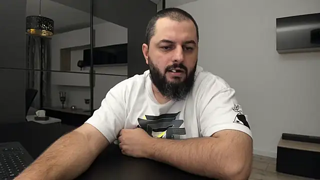 Snapshot of DravenPeak chatting on 10/03/25, 10:00 DravenPeak online show from 10/03/25, 10:00