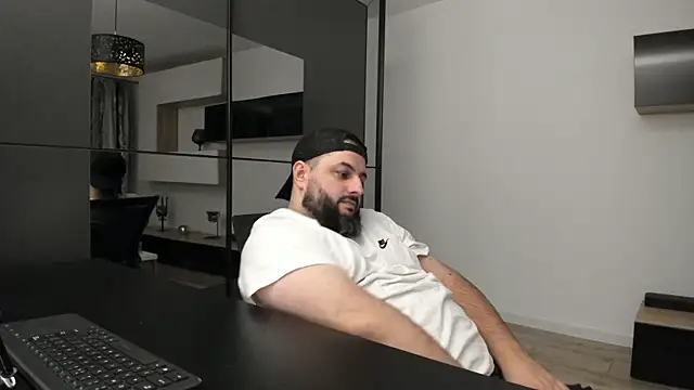 Snapshot of DravenPeak chatting on 10/28/25, 11:36 DravenPeak online show from 10/28/25, 11:36