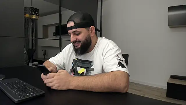 Snapshot of DravenPeak chatting on 11/23/25, 10:53 DravenPeak online show from 11/23/25, 10:53