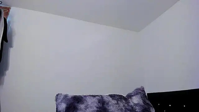 77Neferkitty77 online show from 06/09/26, 11:44