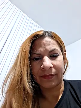 Snapshot of saraferrer151 chatting on 01/08/26, 05:46 saraferrer151 online show from 01/08/26, 05:46