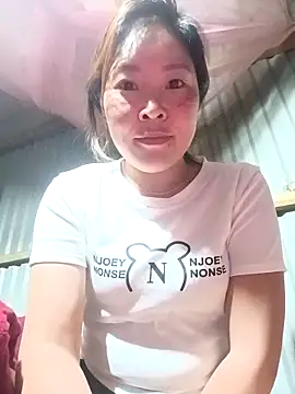 Snapshot of vivi_cute chatting on 10/08/25, 07:14 vivi cute online show from 10/08/25, 07:14