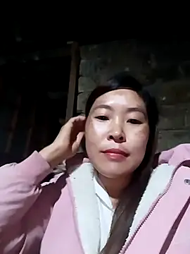 Snapshot of vivi_cute chatting on 10/10/25, 11:11 vivi cute online show from 10/10/25, 11:11