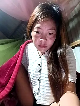 Snapshot of vivi_cute chatting on 10/17/25, 09:16 vivi cute online show from 10/17/25, 09:16