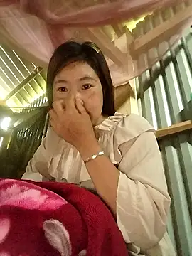 Snapshot of vivi_cute chatting on 10/16/25, 12:30 vivi cute online show from 10/16/25, 12:30