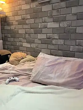 Poppy frankie online show from 10/12/25, 12:12