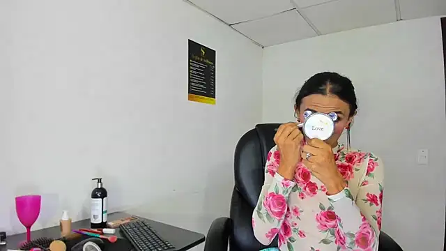 Aisha hotts777 online show from 12/20/25, 04:10