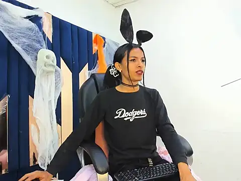 Aisha hotts777 online show from 11/01/25, 11:09