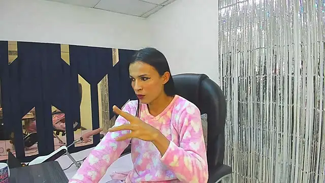 Aisha hotts777 online show from 05/07/26, 05:01