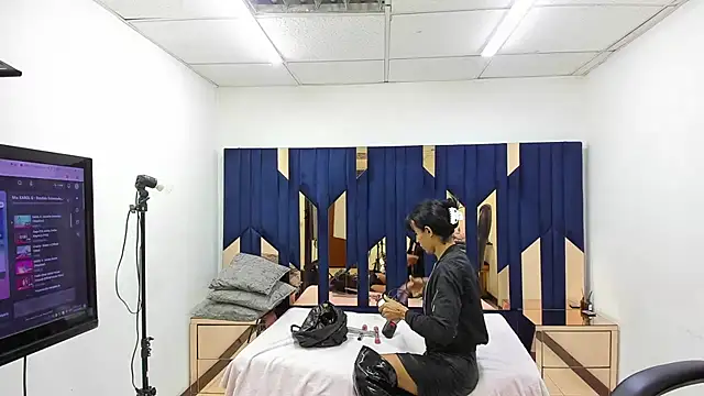 Aisha hotts777 online show from 04/29/26, 03:32