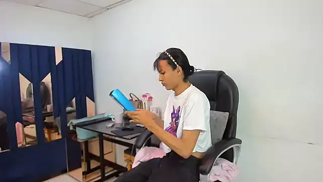 Aisha hotts777 online show from 04/11/26, 03:03