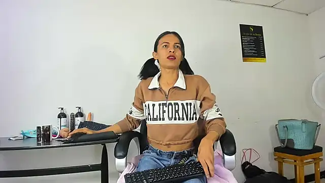 Aisha hotts777 online show from 11/27/25, 04:02