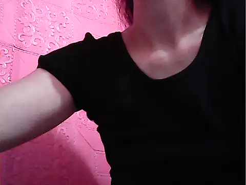 Snapshot of oceanlover23 chatting on 11/16/25, 07:51 oceanlover23 online show from 11/16/25, 07:51