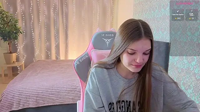 Snapshot of magic_shy_ chatting on 02/14/26, 01:28 magic shy online show from 02/14/26, 01:28