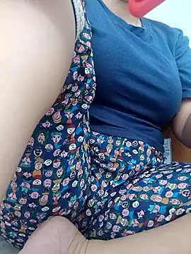 Snapshot of _Babyrose_ chatting on 02/11/26, 05:29 Babyrose online show from 02/11/26, 05:29