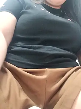 Snapshot of _Babyrose_ chatting on 11/28/25, 01:00 Babyrose online show from 11/28/25, 01:00