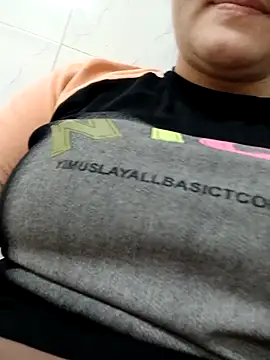 Snapshot of _Babyrose_ chatting on 02/25/26, 01:44 Babyrose online show from 02/25/26, 01:44