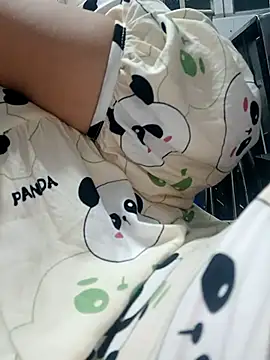 Snapshot of _Babyrose_ chatting on 12/21/25, 06:20 Babyrose online show from 12/21/25, 06:20