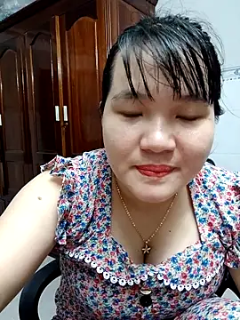 Snapshot of _Babyrose_ chatting on 10/13/25, 01:40 Babyrose online show from 10/13/25, 01:40