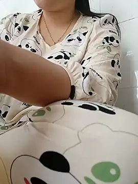 Snapshot of _Babyrose_ chatting on 12/19/25, 02:59 Babyrose online show from 12/19/25, 02:59